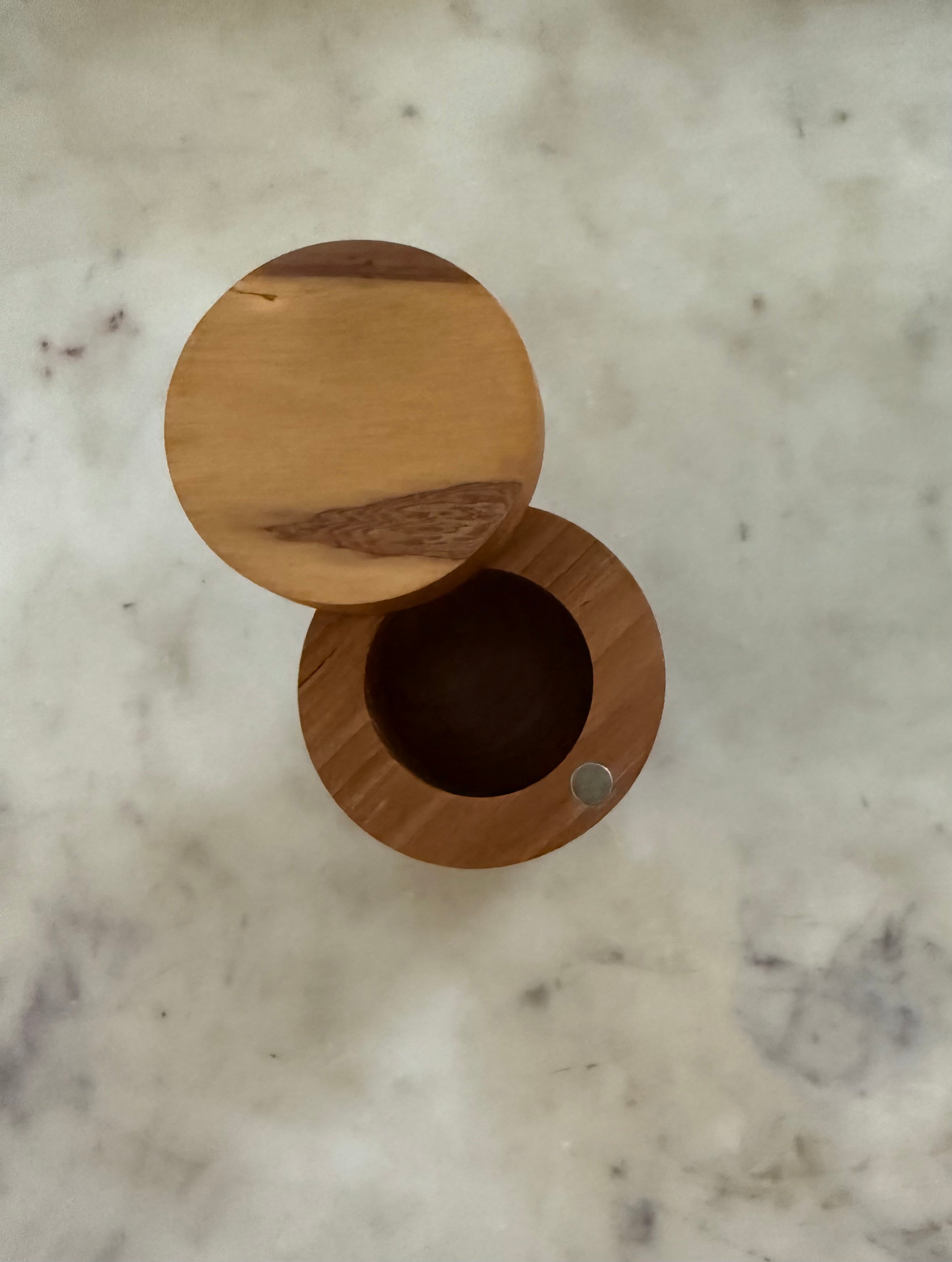 Small Spice Cellar w/ Pivoting Lid