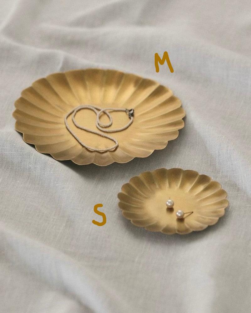 Fog Linen Brass Petal Tray (Assorted)