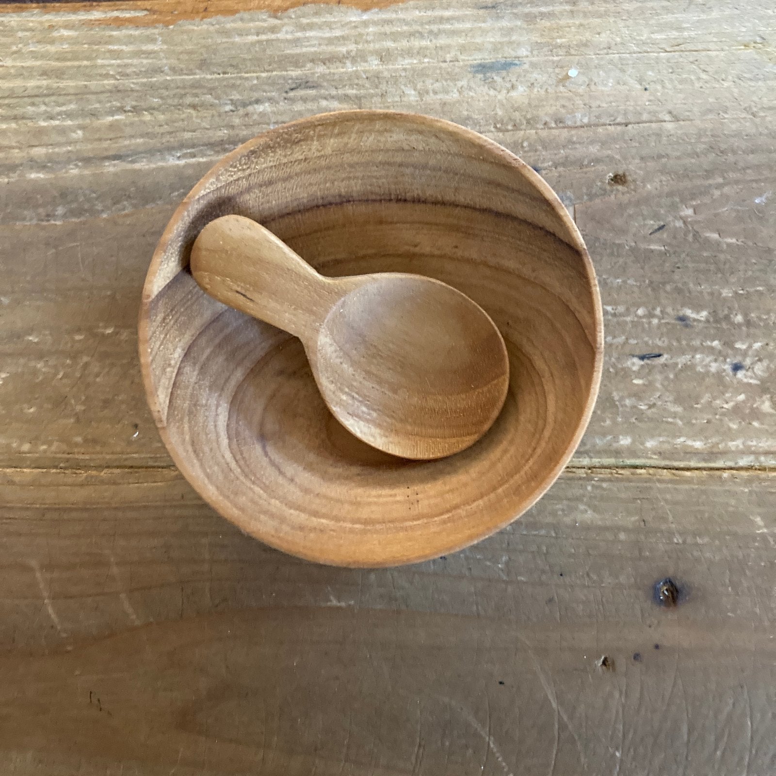 橄榄木碗和勺子